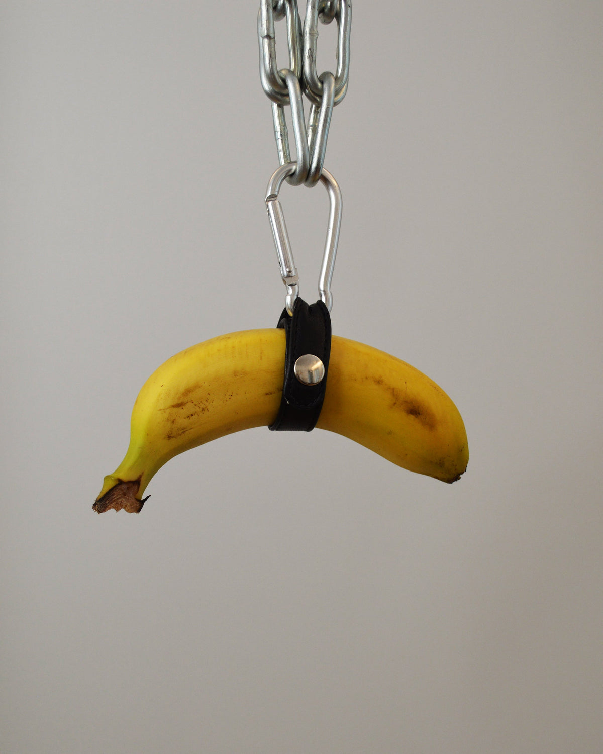 VOL. 04 — ABOUT CHAINS AND CARABINERS